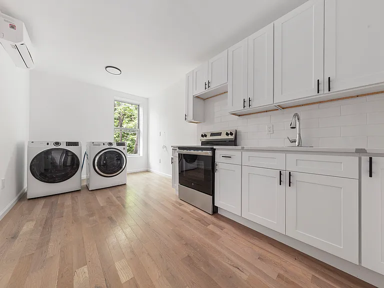 815 Willoughby Ave #5 — Photo 2