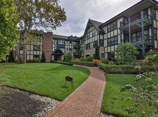 6901 Murray Ave #204, Cincinnati, OH 45227