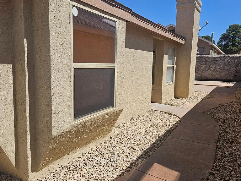 2291 La Senda Dr — Photo 9