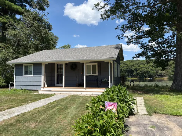 (undisclosed Address), East Kingston, NH 03827