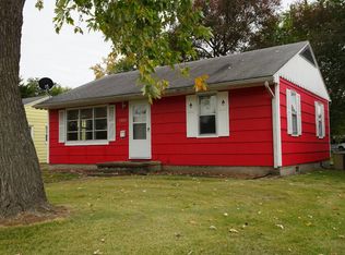 1003 Smith St, Carmi, IL 62821