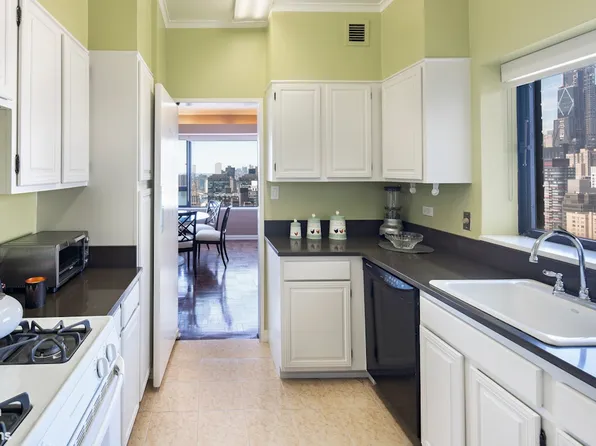 425 East 58th Street image 13 of 18