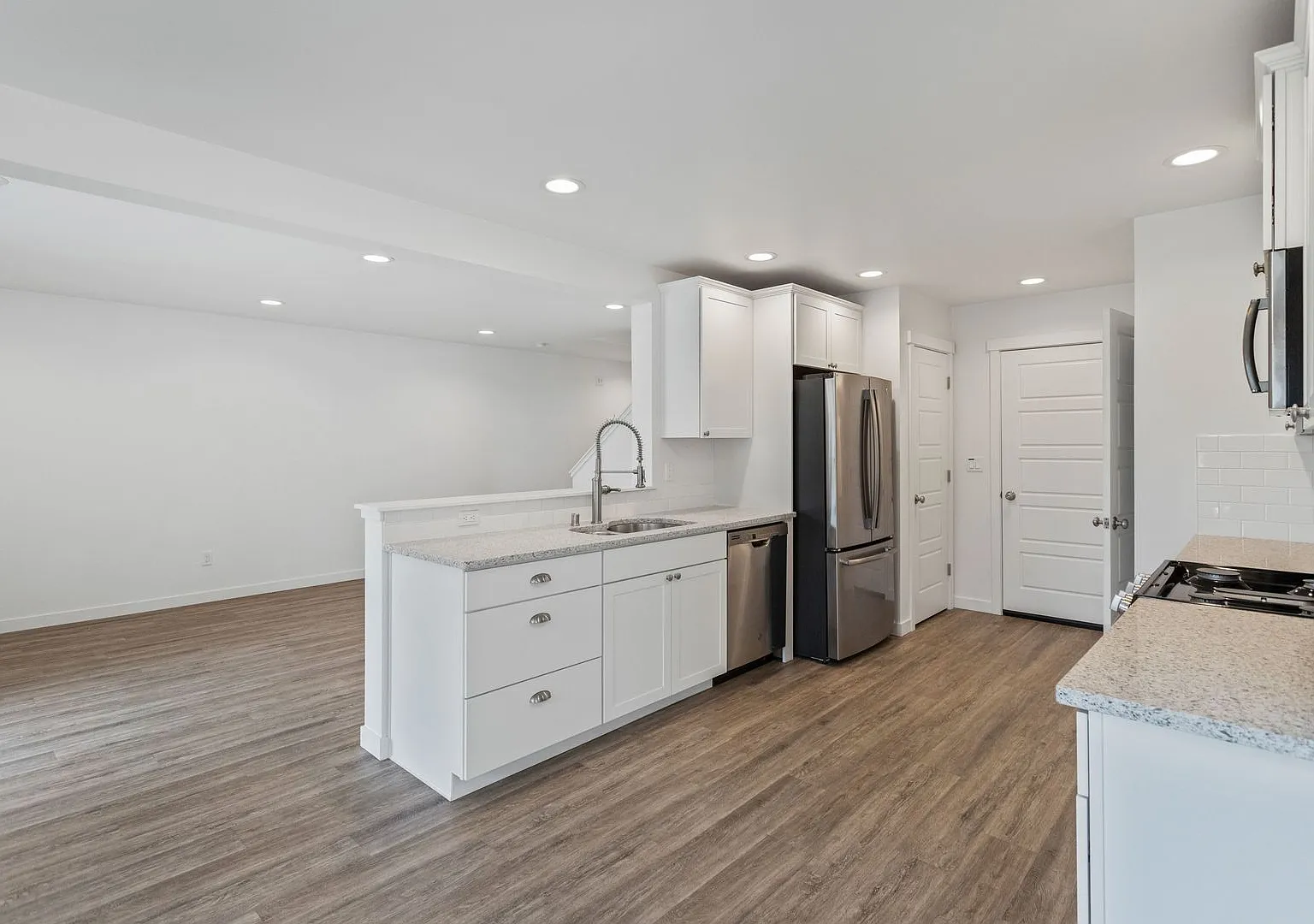 3 Bed 2.5 Bath - Townhome - Hillcrest - NAS Whidbey — Photo 3