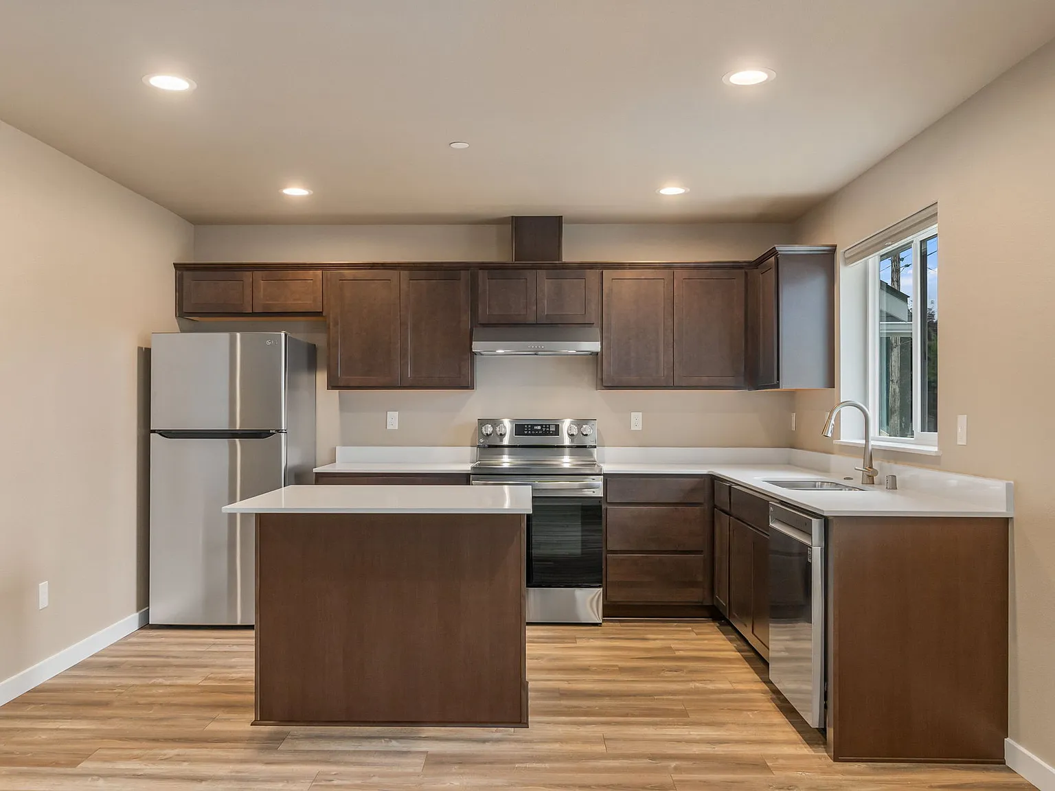 2 bed, 2.5 bath, 1500 sqft, $2,495 — Photo 4