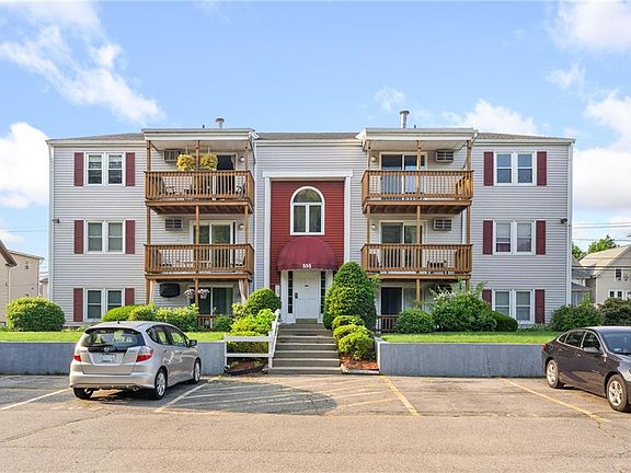 3rd image of 555 Diamond Hill Rd APT 303