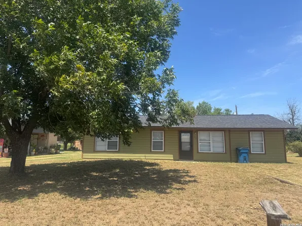 1713 S Pecan, Pearsall, TX 78061