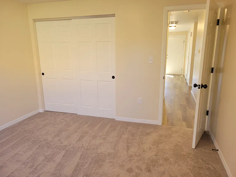 311 Heritage Ct — Photo 18
