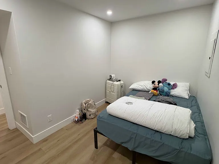 1502 Dufferin St #LOWER — Photo 11