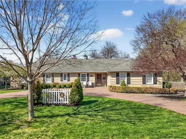 3100 W 71st St, Prairie Village, KS 66208