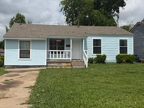 1227 W Ave E Photo 1