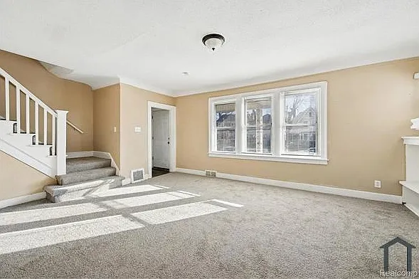 2076 Collingwood St — Photo 9