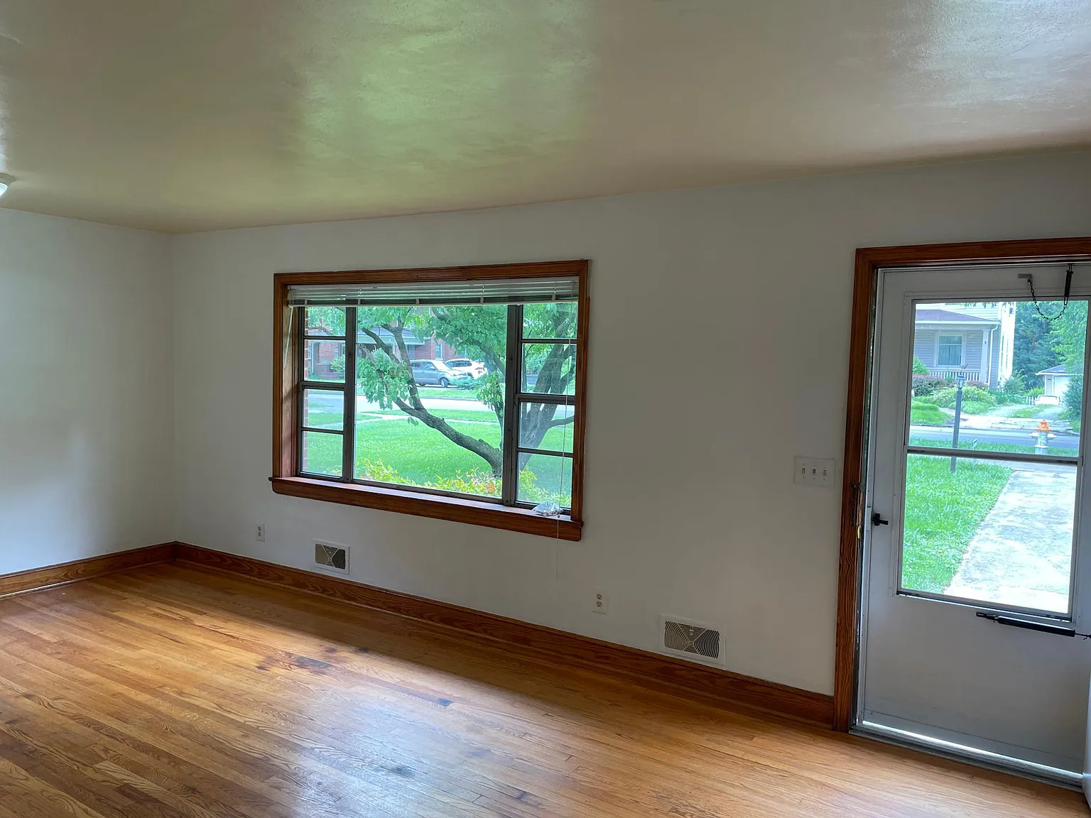 4 bed, 1438 sqft, $1,850 — Photo 2