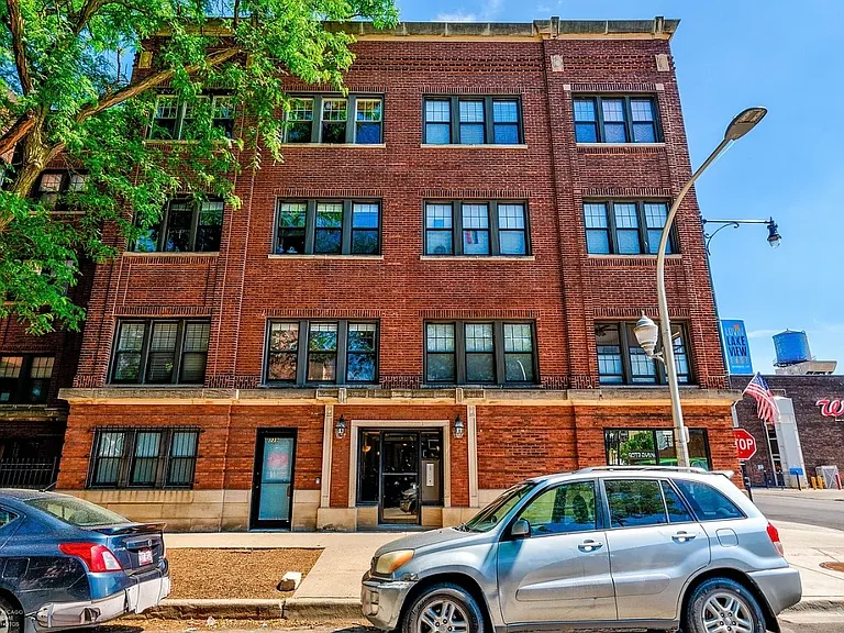 743 W Waveland Ave #2 — Photo 1