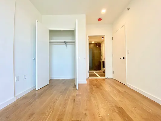 Rented by Zjama Realty Corp | media 44