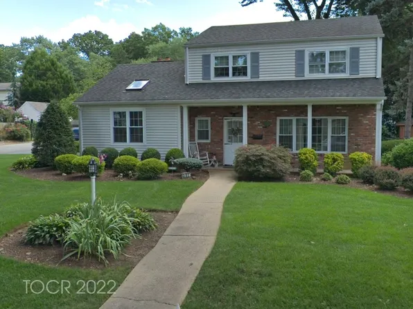301 S Chestnut St, Washington Township, NJ 07676
