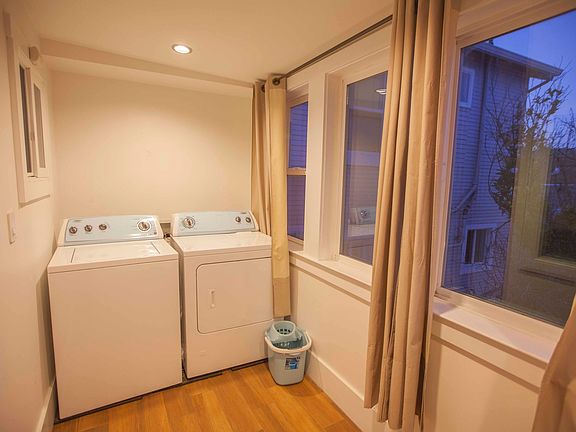 2nd image of 135 Lakeview Ave #1