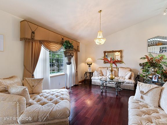3rd image of 470 N Thames Ct