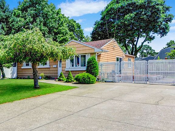 3rd image of 2805 Connecticut Ave