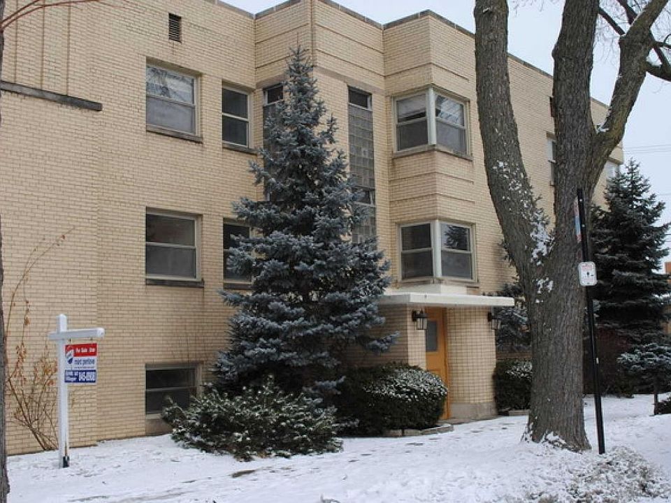 1st image of 2820 W Glenlake Ave