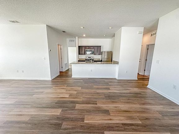3rd image of 16391 Winding Blossom Dr