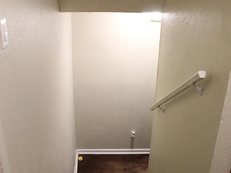 1336 Eastgate Dr — Photo 12
