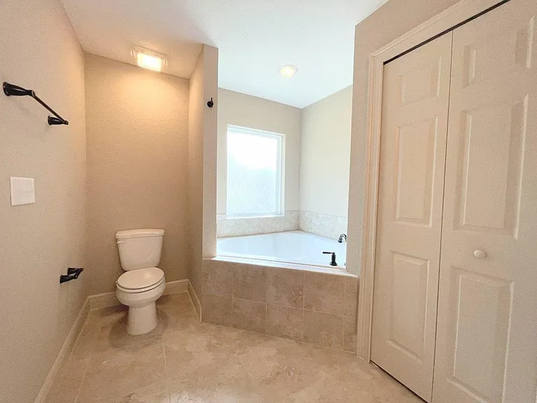 8225 SW 135 Street Rd — Photo 9