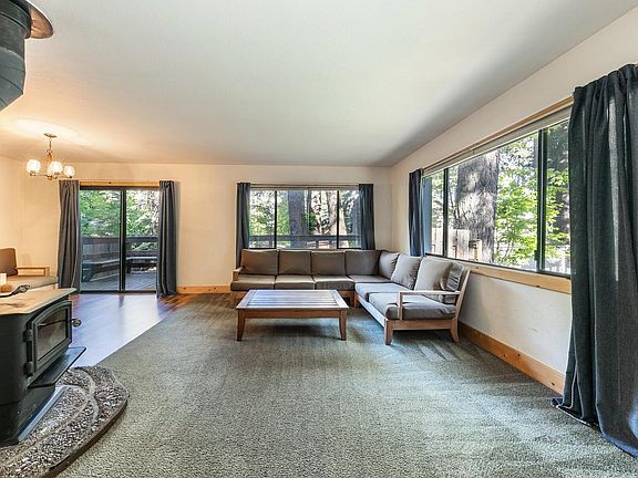 4th image of 1690 Tahoe Park Ave