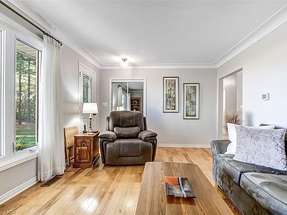 5th image of 1040 Vittoria Rd
