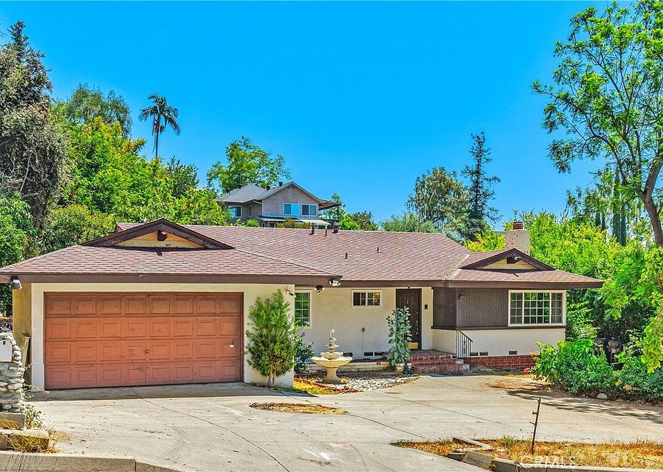 1st image of 574 Sierra Meadows Dr