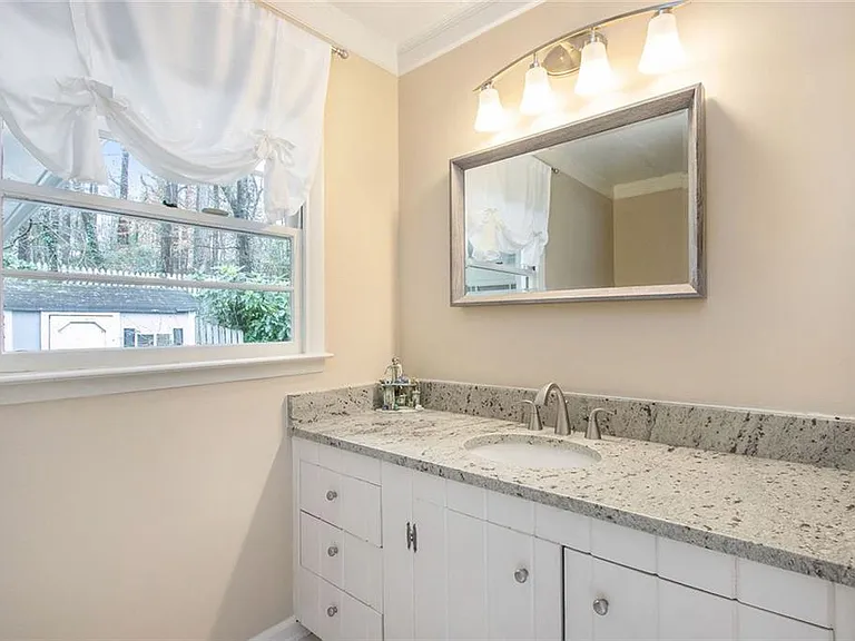 3873 Land O Lakes Dr NE — Photo 22