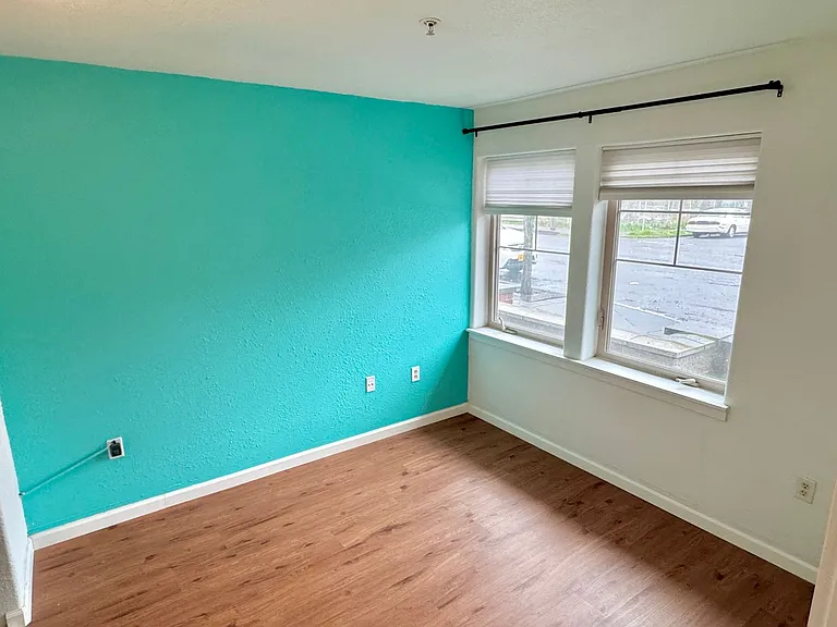 9837 NE Irving St #301 — Photo 4