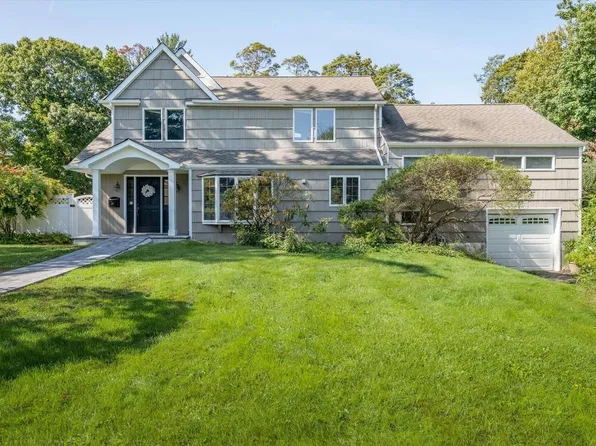 20 Scott Drive, Melville, NY 11747