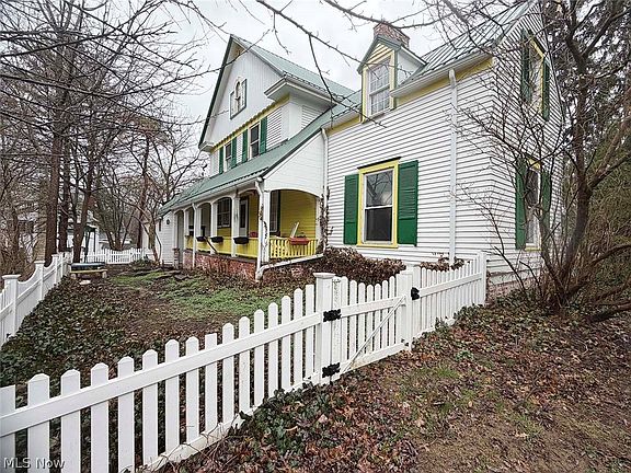 3rd image of 3415 Blackburn Rd NW