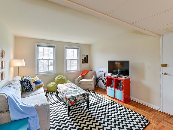 2nd image of 6708 W Wakefield Dr APT B2