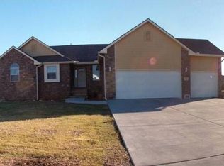 623 Quail Nest Rd, Winfield, KS 67156