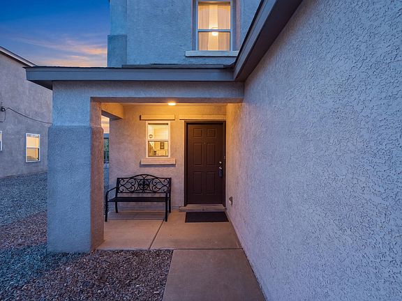 3rd image of 2912 McKinnon Way SW