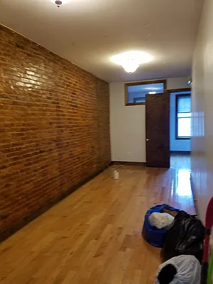 Rented by Space Link Realty | media 5