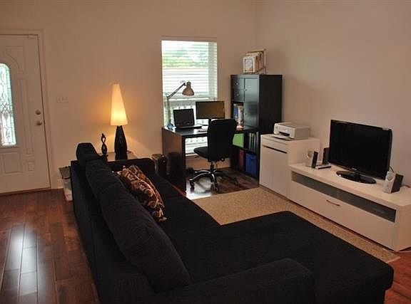 4th image of 925 Hillary St