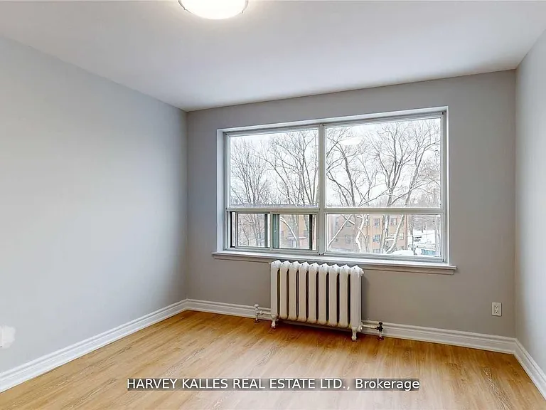 4 Greentree Ct #B3 — Photo 10