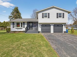 104 Mallard Dr, Camillus, NY 13031
