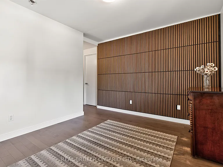 90A S Kingsway Way — Photo 19