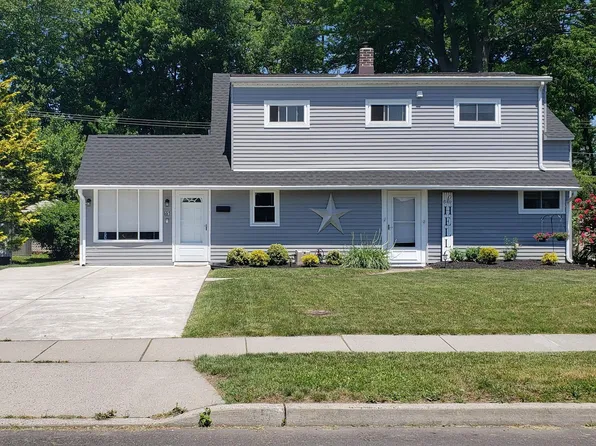 15 N Northcourt Ln, Levittown, PA 19054