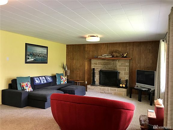 3rd image of 210 South Broadway