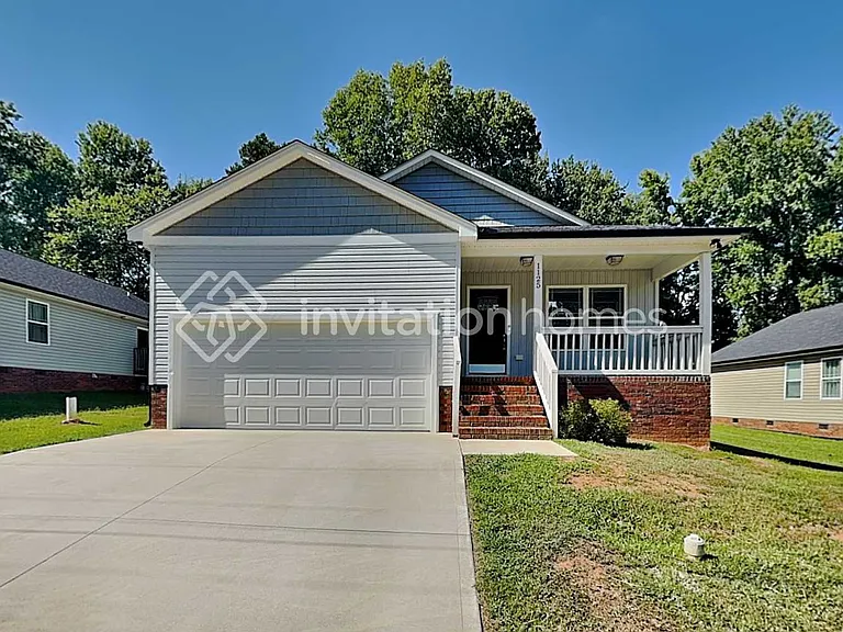 1125 Roberts St — Photo 1