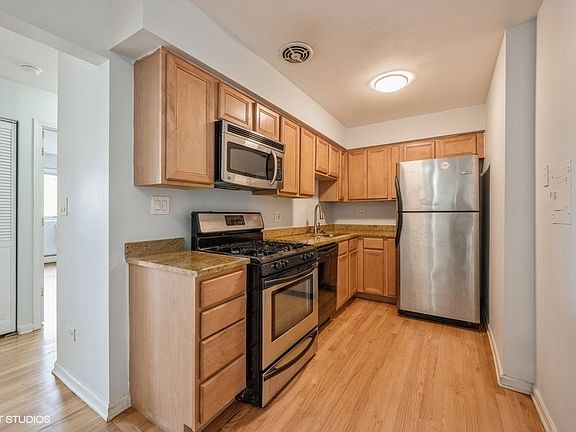 4th image of 1415 W Lunt Ave APT 406