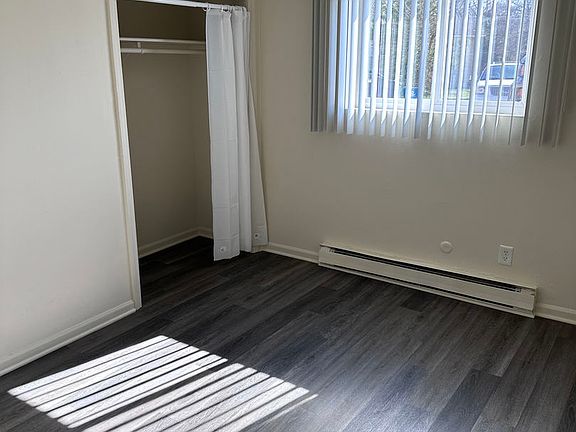 4th image of 1735 E Duane Blvd 5
