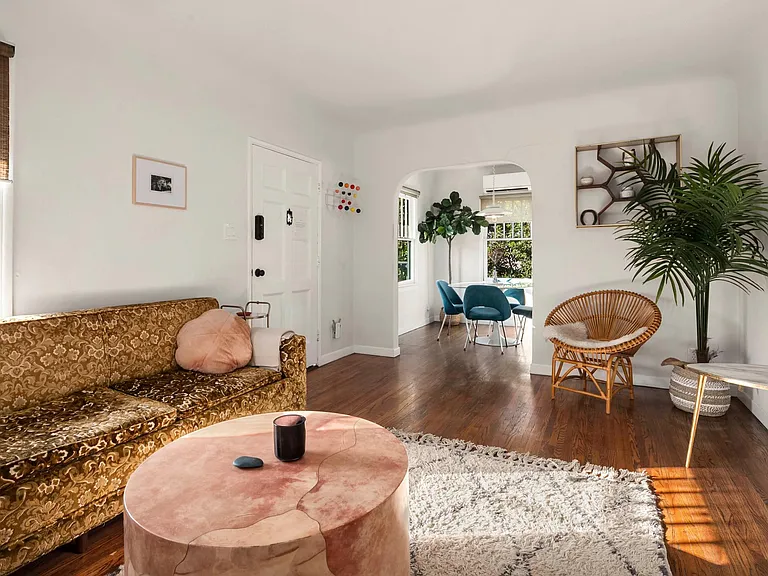 656 N Occidental Blvd — Photo 10