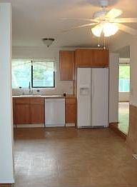 4th image of 902 16th St NE