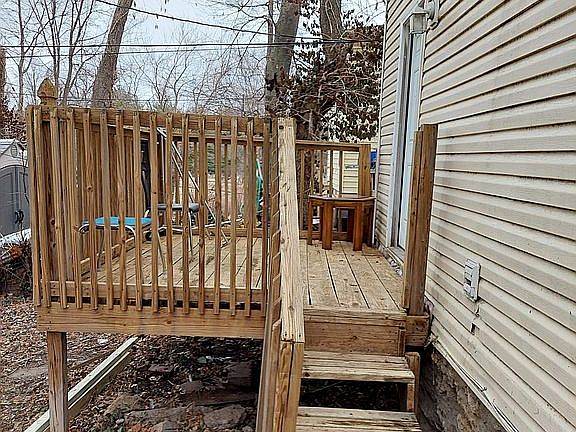 4th image of 3312 Moulton Ave