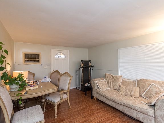 3rd image of 609 E Avenue K12